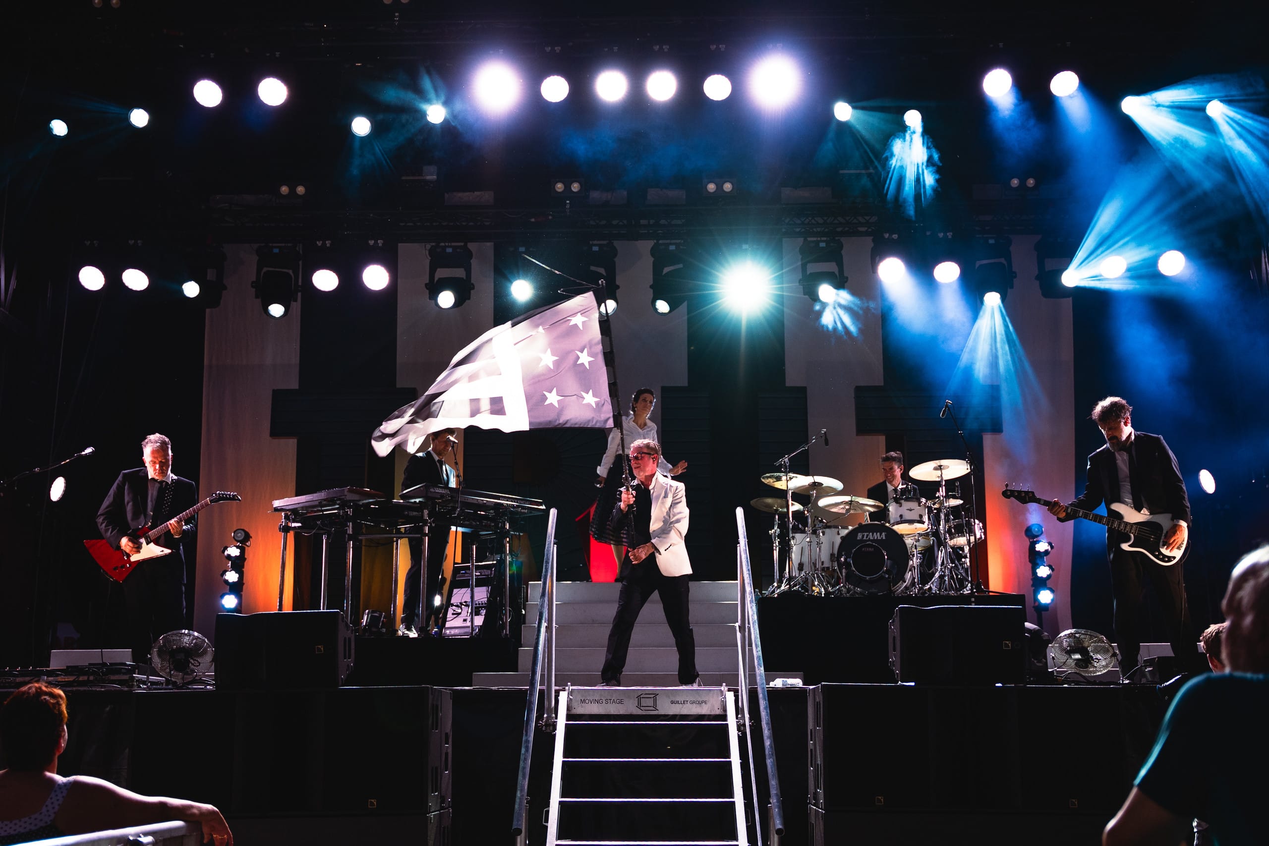 De stage op het marktplein van Willebroek tijdens de Kanaalfeesten