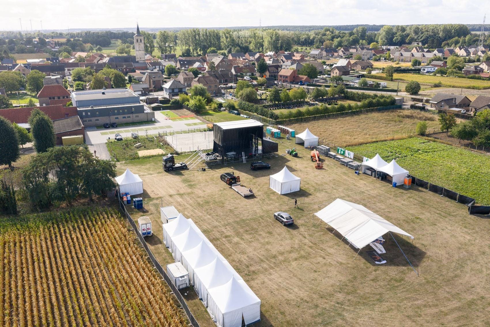 Luchtfoto van de Papillon stage op Festival Tongerlo