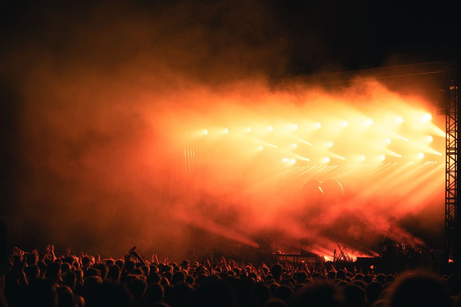 Vuurwerk boven het publiek op Rock Olmen